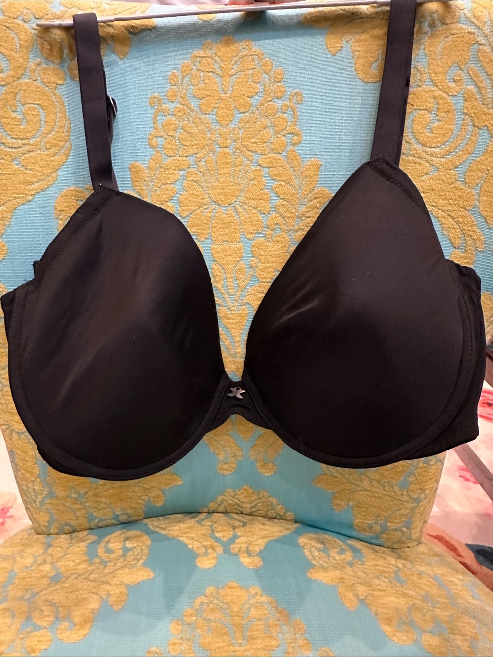 Frederick’s of Hollywood Black T-Shirt Bra - Smooth Everyday Support